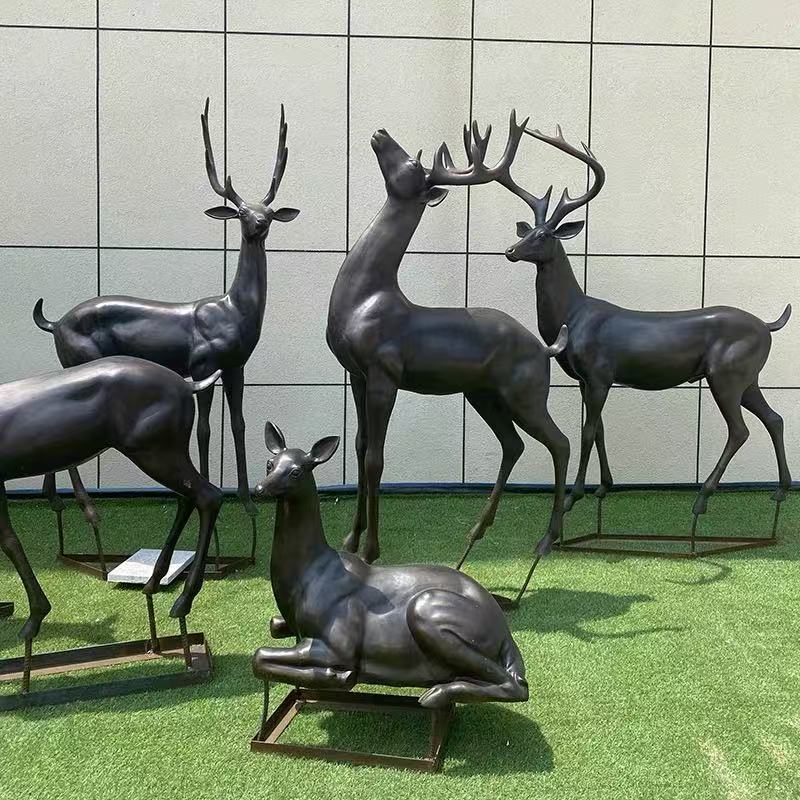 How to Choose a Sculpture Material for Outdoor Projects